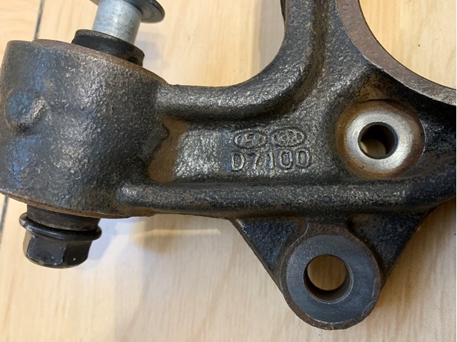 52720D7100 HYUNDAI Цапфа задняя правая купить в Павлоград