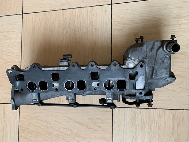 6420905437 MERCEDES Коллектор впускной левый купить в Ужгород