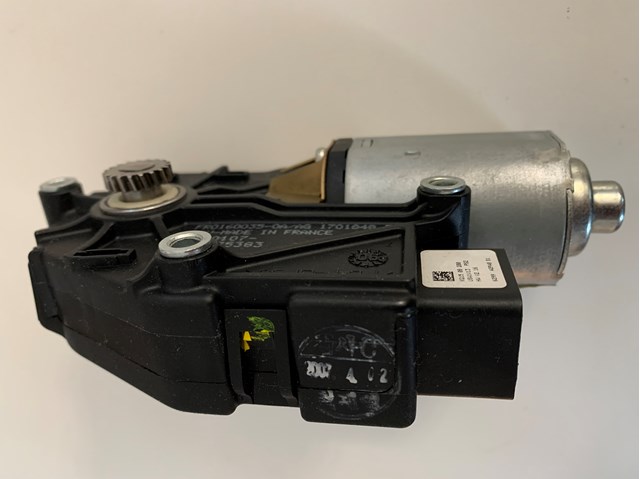 HYUNDAI 816312B000 Мотор привода люка в наличии Запорожье