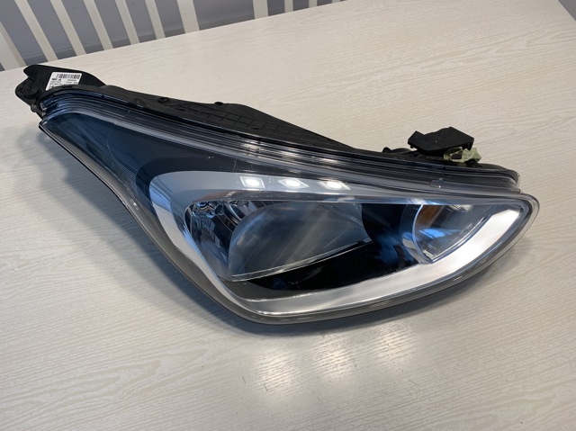92102B9000 HYUNDAI Фара правая купить в Черкассы