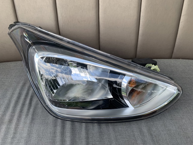 92102B9000 HYUNDAI Правая фара купить в Ровно