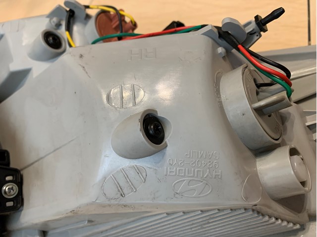 HYUNDAI 924022Y000 Фонарь задний правый внешний в наличии Полтава