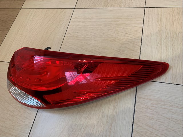924022Y000 HYUNDAI Фонарь задний правый внешний купить в Винница