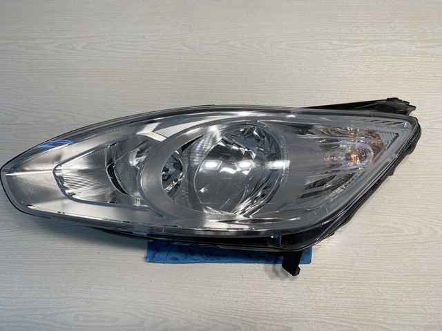 FORD AM5113W030AF Левая фара в наличии Винница