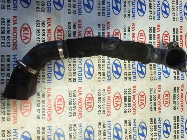 Патрубок интеркуллера 04L145828G VAG