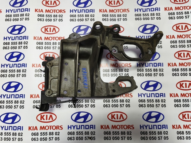 Кронштейн подушки (опоры) двигателя, левой 11254JD000 NISSAN