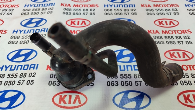 Нижний патрубок радиатора 165720M080 TOYOTA