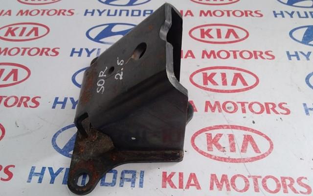 Кронштейн подушки (опоры) двигателя, левой 216114A100 HYUNDAI