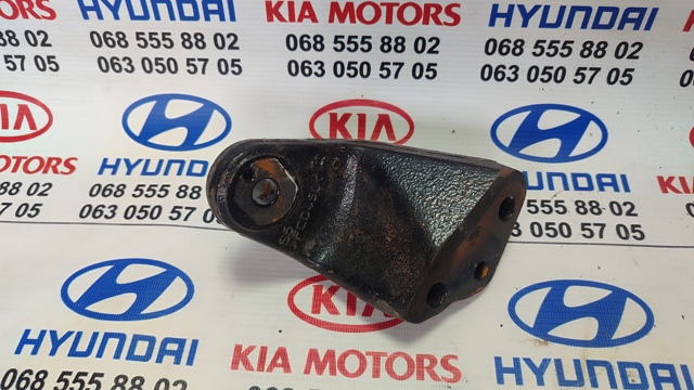 Кронштейн подушки (опоры) двигателя, правой 218253X000 HYUNDAI
