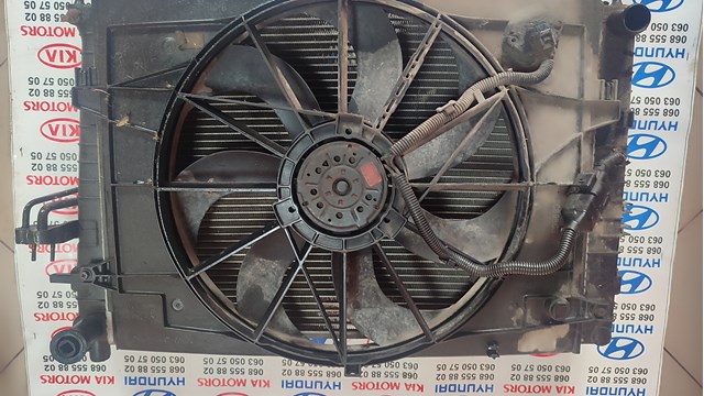 HYUNDAI 253102E500 Радиатор охлаждения двигателя в наличии Чернигов