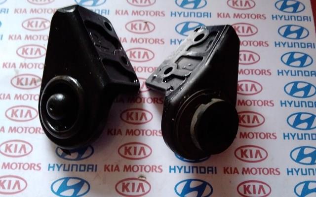 253332S000 Кронштейн радиатора верхний правый купить Чернигов