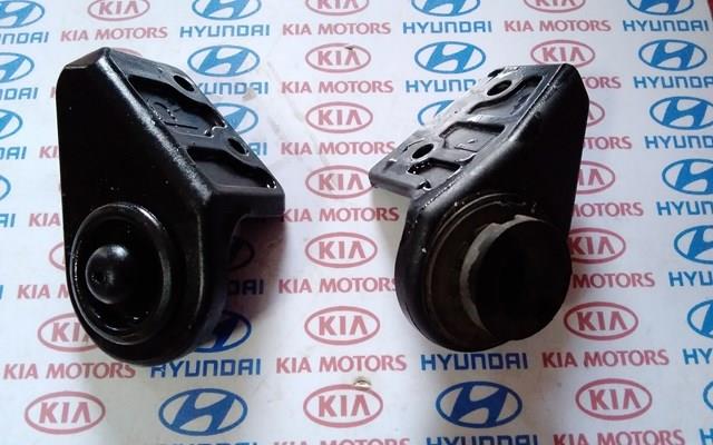 HYUNDAI 253332S000 Кронштейн радиатора верхний правый в наличии Николаев