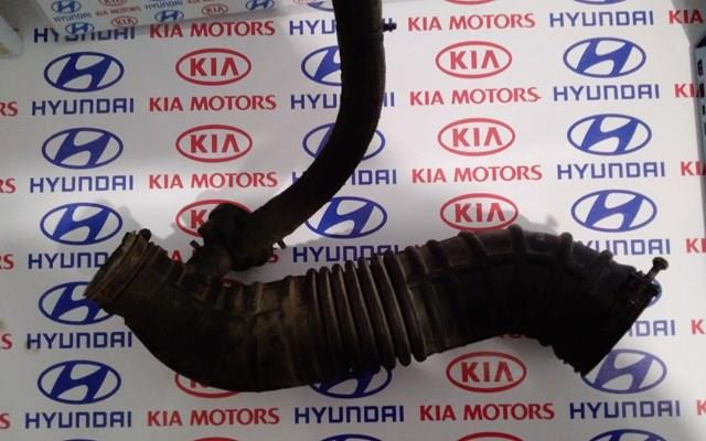 Патрубок воздушный, выход воздушного фильтра 281382G300 HYUNDAI
