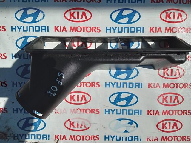 Патрубок воздушный, вход воздушного фильтра 282112B200 HYUNDAI