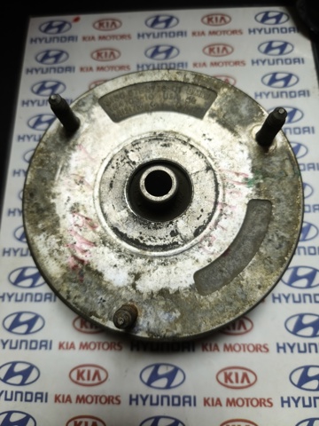 Подушка амортизатора переднего 31306788776 BMW