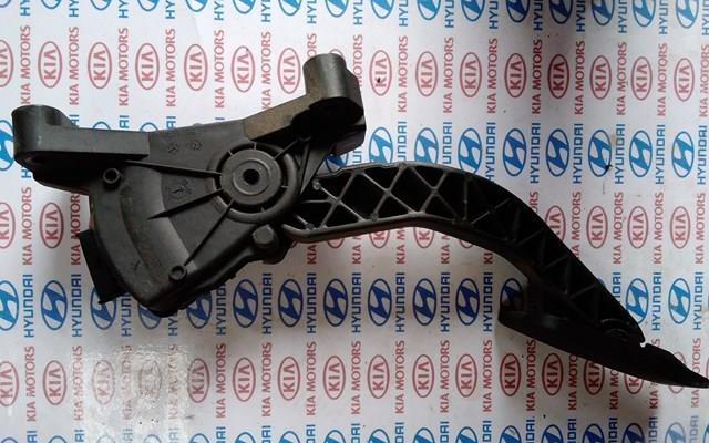 Педаль акселератора 327002F210 HYUNDAI