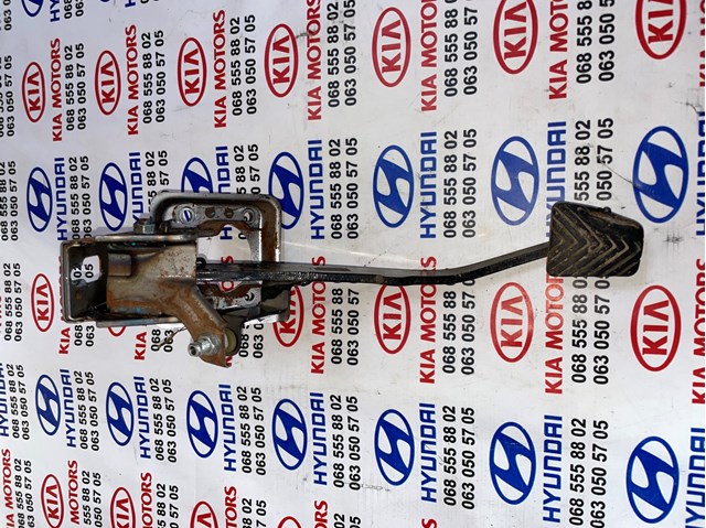 Педаль тормоза 328001F100 HYUNDAI