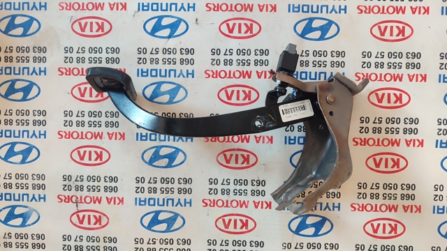 Педаль тормоза 328004C200 HYUNDAI