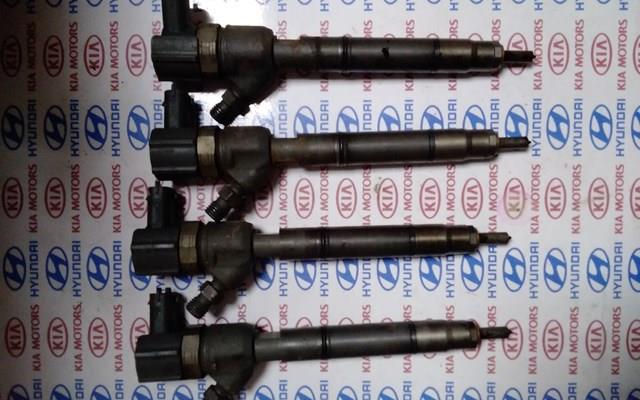 Форсунка впрыска топлива 338002A800 HYUNDAI