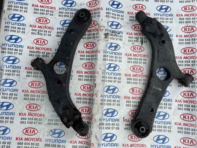 Нижний правый рычаг передней подвески 545012T030 HYUNDAI