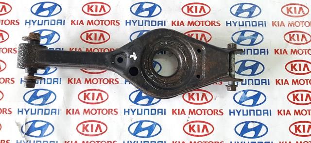 Рычаг задней подвески нижний, правый 552203S000 HYUNDAI