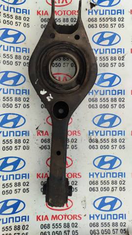 Рычаг задней подвески поперечный, правый 552203S050 HYUNDAI