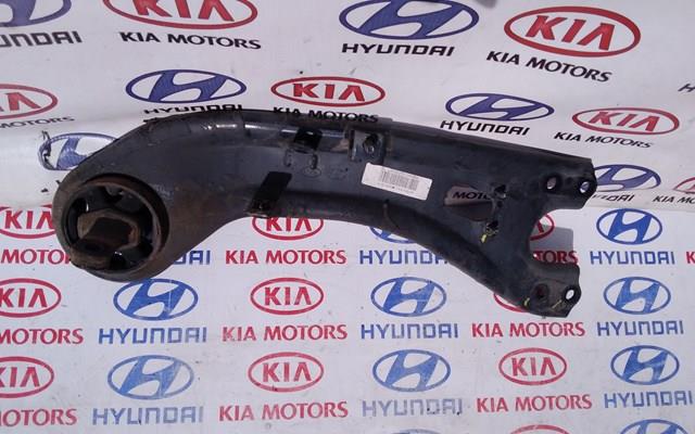 Рычаг/тяга задней подвески продольный нижний, левый 552703W050 HYUNDAI