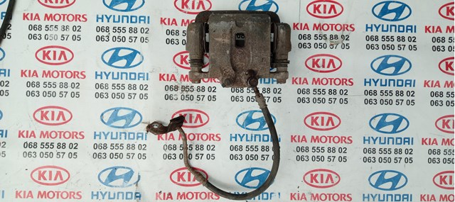 Задний правый суппорт 582302P700 HYUNDAI
