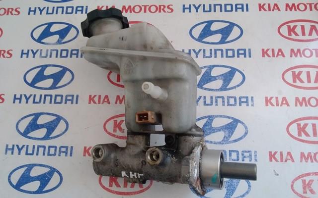 Бачек тормозной жидкости 585112B500 HYUNDAI