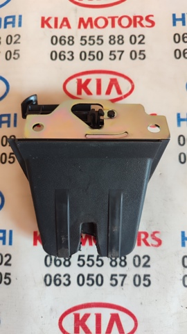 Замок и ручка двери задка 5TA827505D VAG