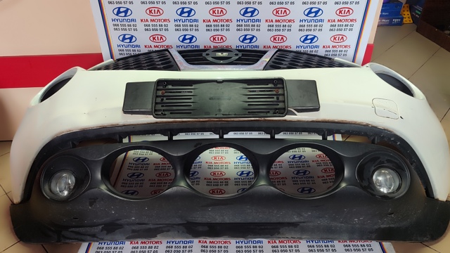 Решетка радиатора левая 620751KA6A NISSAN