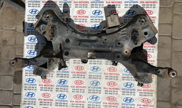 Передняя балка 624052W300 HYUNDAI