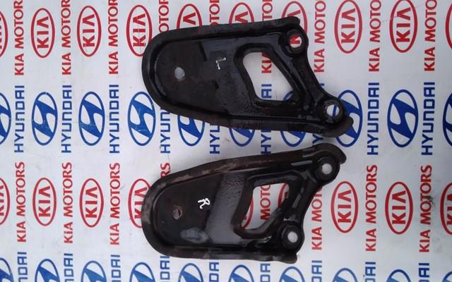 Кронштейн передней балки 624872B100 HYUNDAI