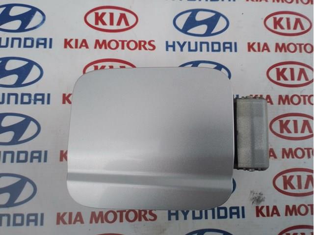 Лючок (дверца) бензобака 695102F001 HYUNDAI