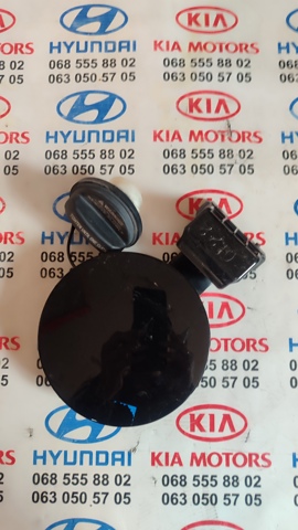 Дверка бензобака 695104C000 HYUNDAI