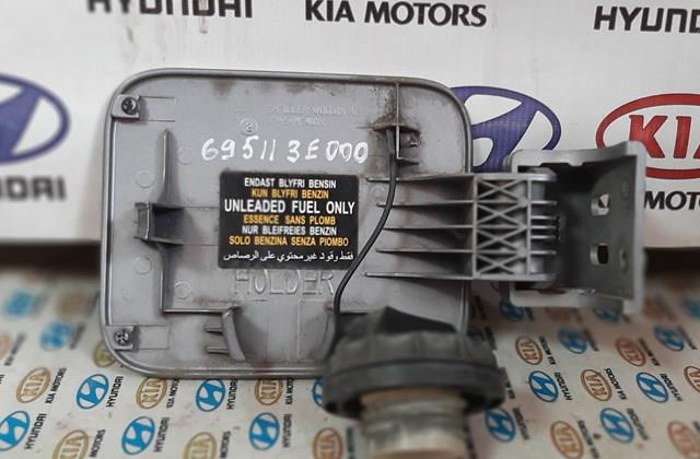 Лючок б/бака 695113E000 HYUNDAI