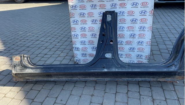 Внешний правый порог  713222EB00 HYUNDAI
