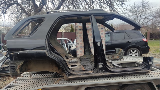 Стойка кузова центральная правая 714021F1B1 HYUNDAI
