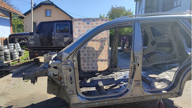 Стойка центральная, правая 714022PB00 HYUNDAI