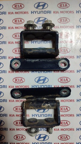 Петля третей/пятой двери 797101D000 HYUNDAI