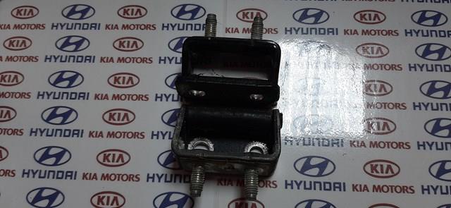 Петля третей/пятой двери 7971026001 HYUNDAI