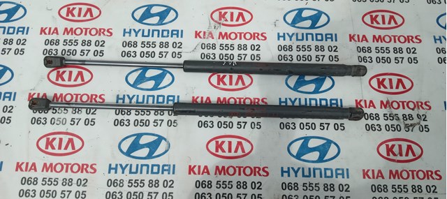 Амортизатор капота правый 811702P000 HYUNDAI