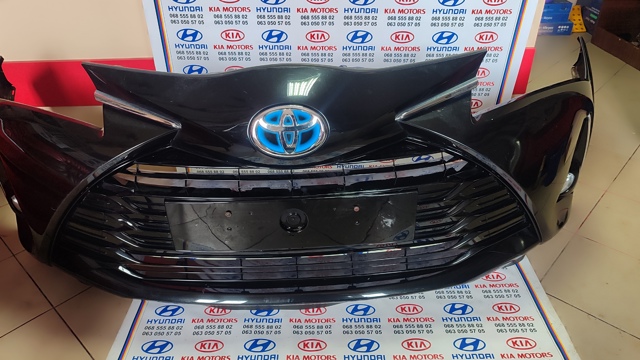 Противотуманная фара левая 8122002110 TOYOTA