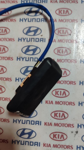 Кнопка привода замка 3/5 двери (ляды)/крышки багажника 812602G000 HYUNDAI