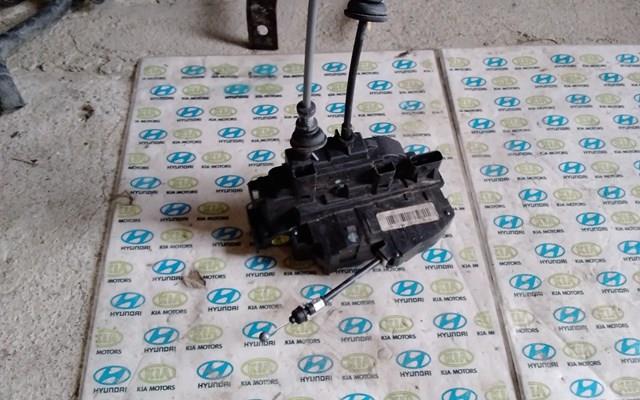 HYUNDAI 813202B060 Замок двери передней правой в наличии Винница