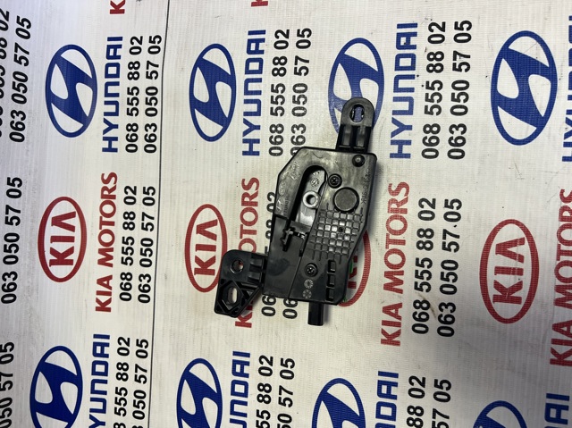 Мотор-привод открытия лючка бака 81590A5000 HYUNDAI