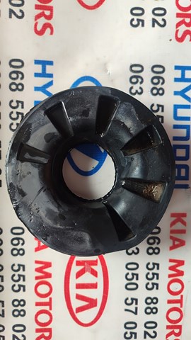 Проставка верняя задней пружины 8200257863 RENAULT
