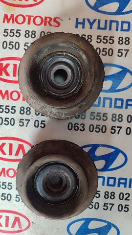 Подушка амортизатора переднего 8200275528 RENAULT