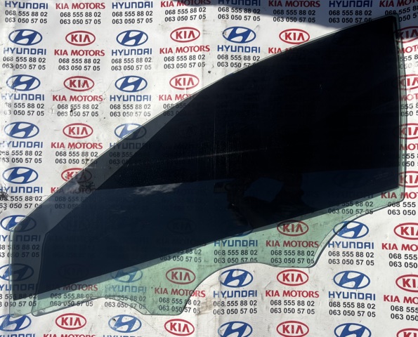 Окно (передней двери) двери 824113S010 HYUNDAI