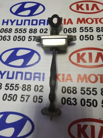 Ограничитель открывания задней двери 824301KA0A NISSAN